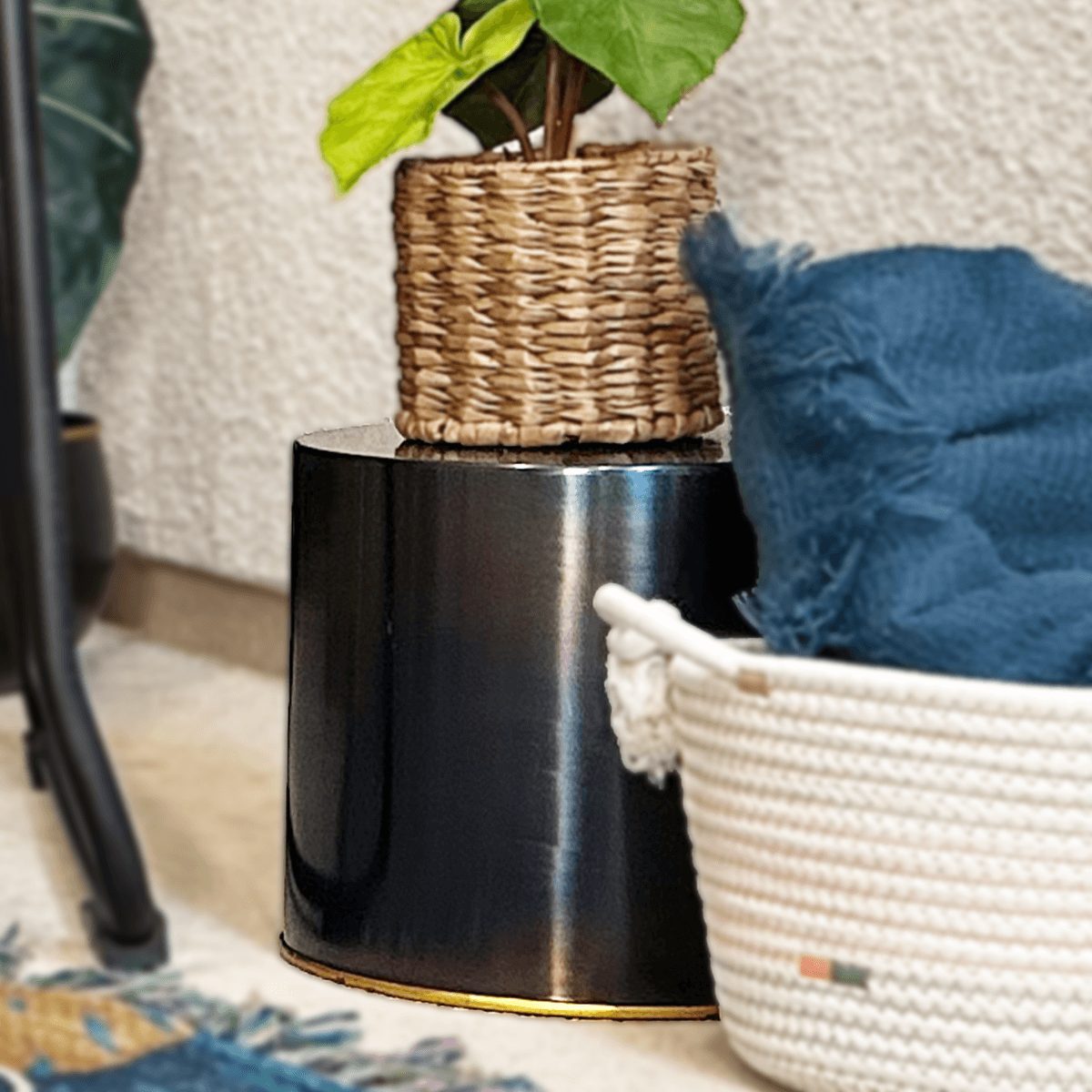 product-versatile-metal-pot-for-plants