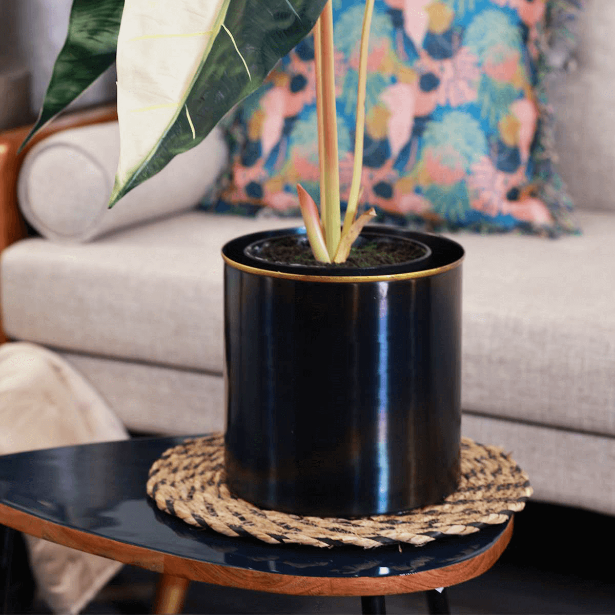 product-surat-metal-plant-pot